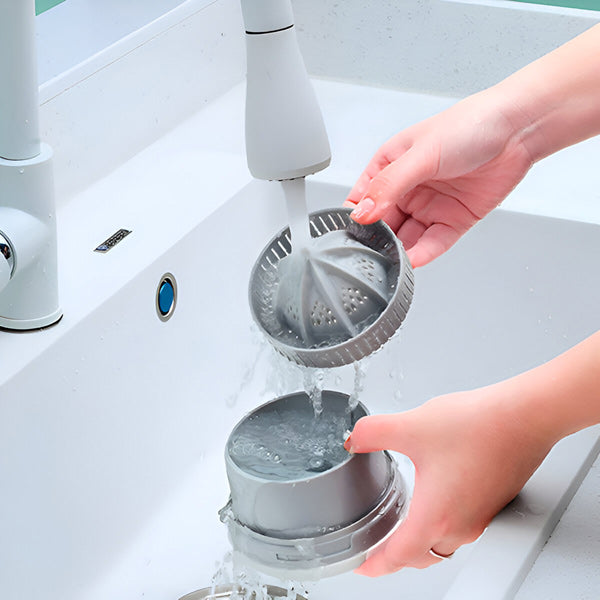 Compact and Powerful Fruit Juicer